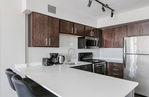Edgewater Beach Apartment | Blueground | Edgewater Beach, view, nr Lakefront