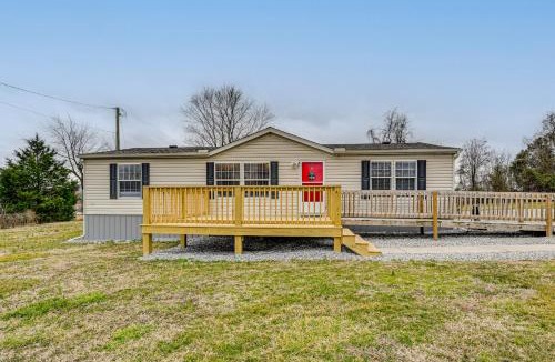 Bronston House | Boat, Fish, Hike & Explore: Cozy Home in Bronston