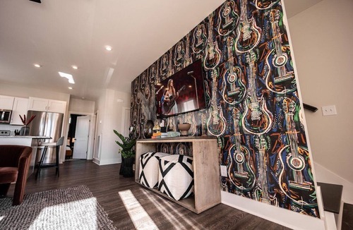Whitebridge House | Bohemian Binary 232-234–Mins to Midtown–Sleeps 16