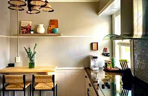Pawtucket Apartment | Boho Breeze Romantic stay by UHome