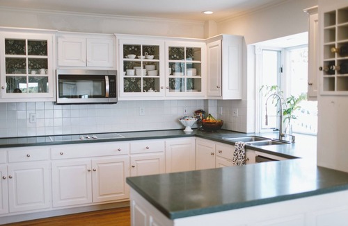 Boothbay Harbor Hotel | Boothbay Harbor King Suite – Room 11 at Admiral's Quarters Inn