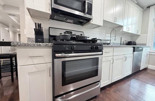 Washington Park Apartment | Boston Relocation Housing - Fully Furnished 4BR Home for Extended Stays
