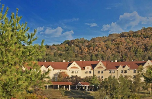 Table Rock Hotel | Branson Hillside Hotel
