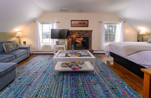 Stowe Bed & Breakfast | Brass Lantern Inn
