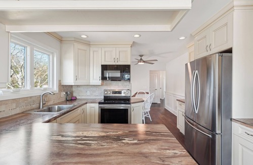Hampton Bays House | Bridge-View - 1 mi Dune Rd - Private Beach Access