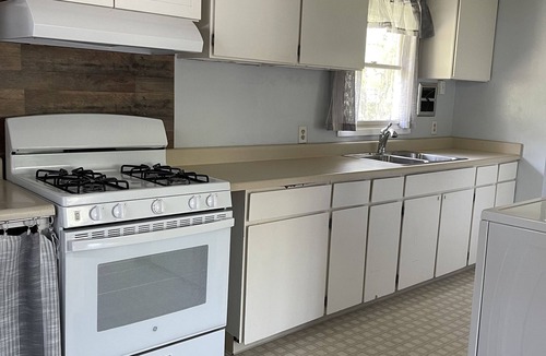 Abbott Loop Cottage | Bright and spacious upper unit, newly remodeled, on centrally located 1-acre lot