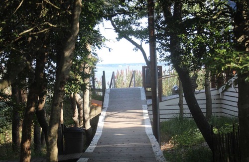Davis Park House | Bright, Beautiful 4 Bedroom 2 Bath Beach House in Davis Park