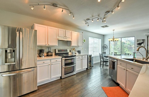 Mountaingate North House | Bright Central Phoenix Luxury Home w/Grill & Patio
