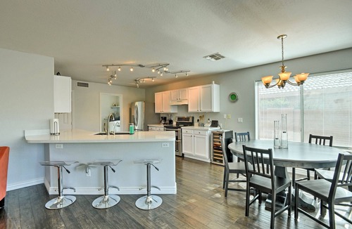 Mountaingate North House | Bright Central Phoenix Luxury Home w/Grill & Patio