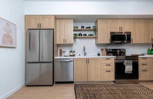 San Bernardino County Apartment | Bright & Modern Studio｜2 Queens + Pool & Spa Access