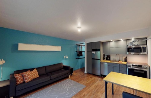 Alyeska Apartment | Brighton #116