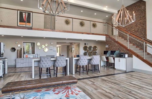 Homewood Apartment | Brookwood 2BD 5 - Two Bedroom Apartment, Sleeps 4