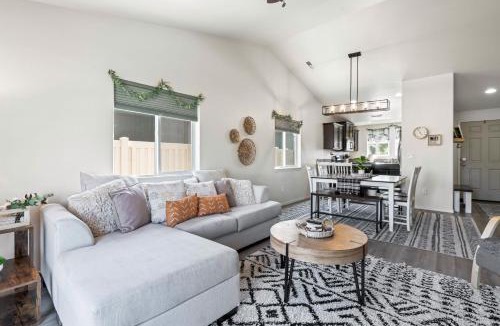 Caldwell House | Caldwell Boho Farmhouse 3 Bedroom Private Home