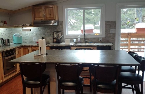 Wilmington Apartment | Camp Lily, Whiteface-Vacation, Modern Apartment, Perfect 2 bedroom with AC