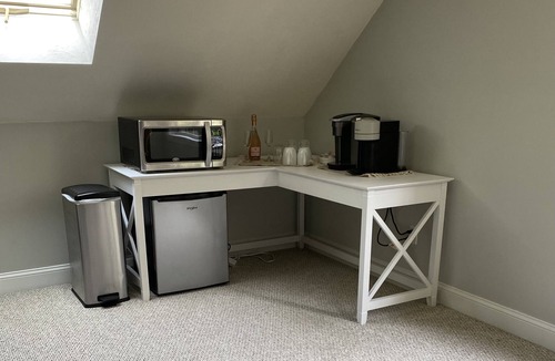 Sagamore Beach Apartment | Cape Cod Loft - Near Beaches & Canal