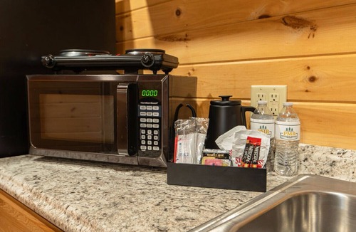 Bethlehem Ski Chalet | Cedar Suite Solo Retreat White Mountains