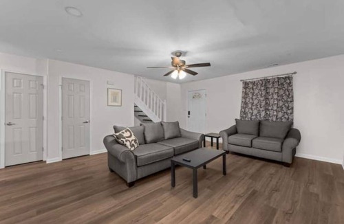 Virginia Beach House | Centrally Located 2BR 2Bath Home