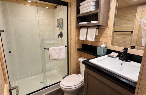 Moab South Valley Cabin | Charming 2-bedroom cabin #105 in amazing Moab with AC, WiFi