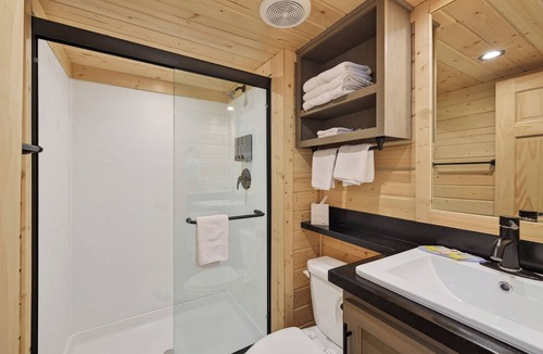 Moab South Valley Cabin | Charming 2-bedroom cabin #108 with AC, Wi-Fi in lovely Moab