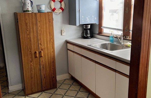 Old Lyme Cottage | Charming 2-bedroom cottage at Sound View Beach in Old Lyme