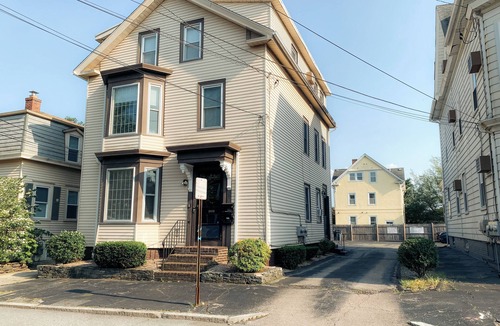 Wayland House | Charming 2-bedroom house super close to Brown & RISD, Wayland Square