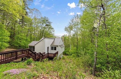Campton House | Charming 2-bedroom house in Waterville Estates-sleeps 8!