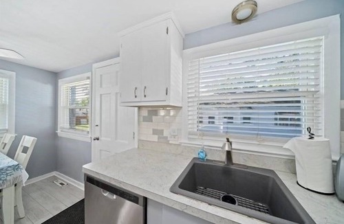 Wareham Center Cottage | Charming 2-bedroom house in Swift Beach Wareham.