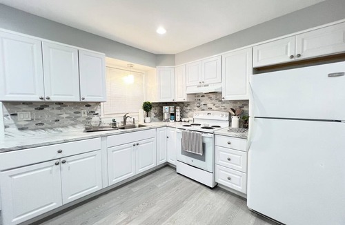 White Plains Apartment | Charming 2-bedroom apartment near downtown and Metro North- White Plains