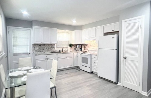 White Plains Apartment | Charming 2-bedroom apartment near downtown and Metro North- White Plains