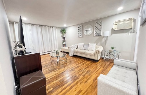 White Plains Apartment | Charming 2-bedroom apartment near downtown and Metro North- White Plains