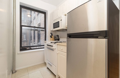 Upper East Side Apartment | Charming 2 BR on Upper East Side