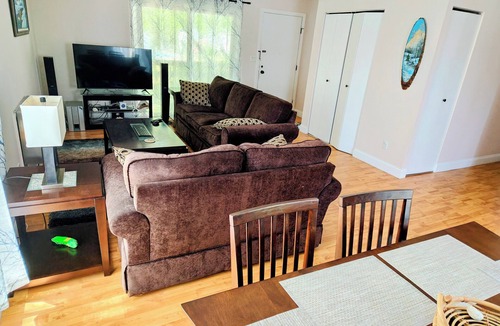 Hyannis Apartment | Charming 3-bedroom apartment on Cape Cod with poll access.