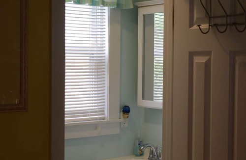 Ocean Park Apartment | Charming cottage apartment close to the beach