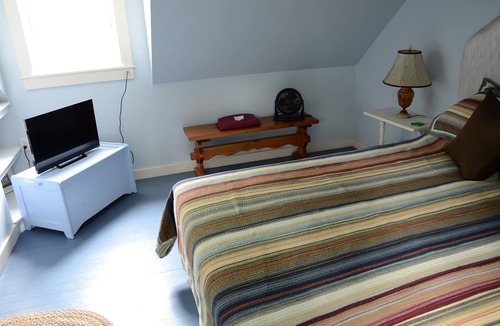 Ocean Park Apartment | Charming cottage apartment close to the beach