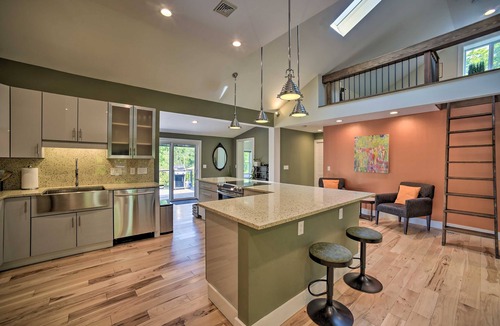 Wallkill House | Charming Cottage w/Deck: Mtn + Lake Views!