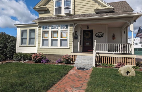 Upper Village Cottage | Charming Cottage- White Mountains retreat w/Private Hot Tub and Fire Pit