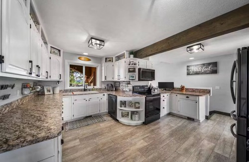Durango House | Charming Farmhouse with Mountain Views!