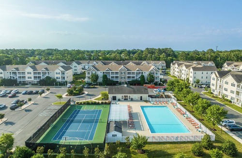 Rehoboth Beach Condo | Charming First floor 3 BR with pool in enchanting Rehoboth Beach, Dogs Welcome