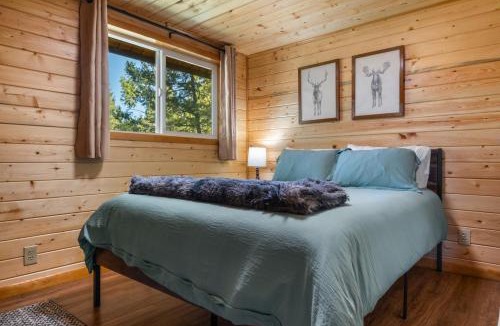Philipsburg House | Charming Log Cabin Mountain Views, Philipsburg