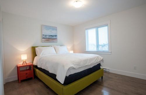 Moncton House | Charming, modern, luxury house with garage