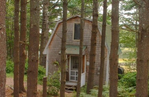 Arrowsic Cottage | Charming, peaceful 1 bedroom cottage with a serene waterfront view