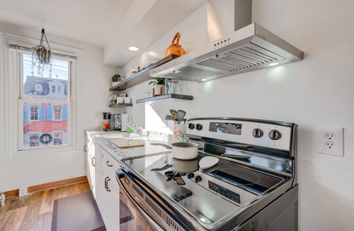 Pottstown Apartment | Charming Pottstown Apartment - Walk to Town!