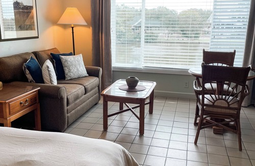 Saint Simons Island Hotel | Charming~private hotel room in serene St. Simons Island overlooking a pond