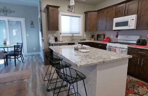 Plain City House | Charming single-level home with Garage | 2 Bed, 2 Bath