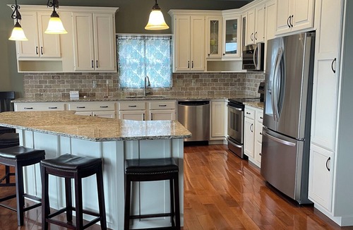 La Follette House | Charming spacious 6-bedroom lakefront house on beautiful Norris Lake!