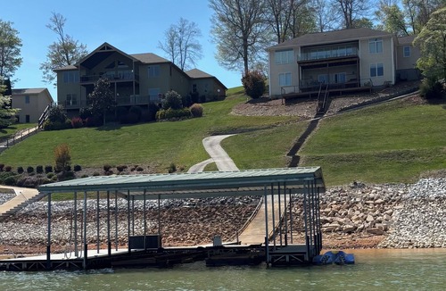 La Follette House | Charming spacious 6-bedroom lakefront house on beautiful Norris Lake!
