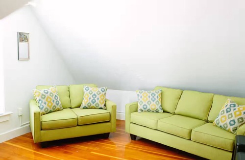 East End Apartment | Charming Studio apartment with WiFi, AC in welcoming Portland