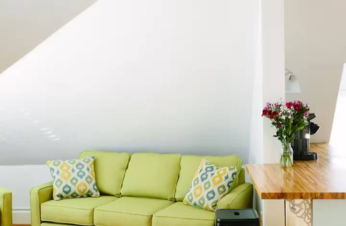 East End Apartment | Charming Studio apartment with WiFi, AC in welcoming Portland