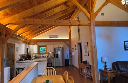 Franconia Ski Chalet | Charming, Timber framed, Mountain Chalet at Cannon Mountain - Whole house AC!