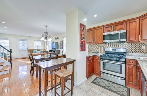 Valley Stream House | Charming Valley Stream Home: 24 Mi to Central Park